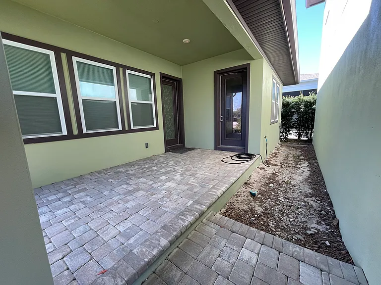 8736-1 Crick Aly — Photo 19