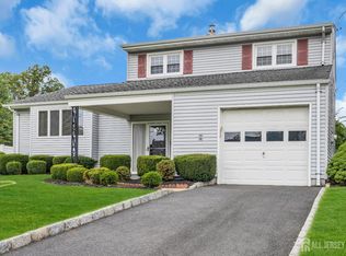 118 Osceola Ave, Middlesex, NJ 08846