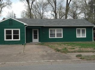 602 E Snider St, Carbondale, IL 62901