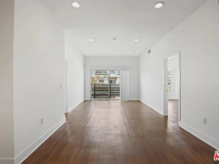 5308 Sepulveda Blvd — Photo 25