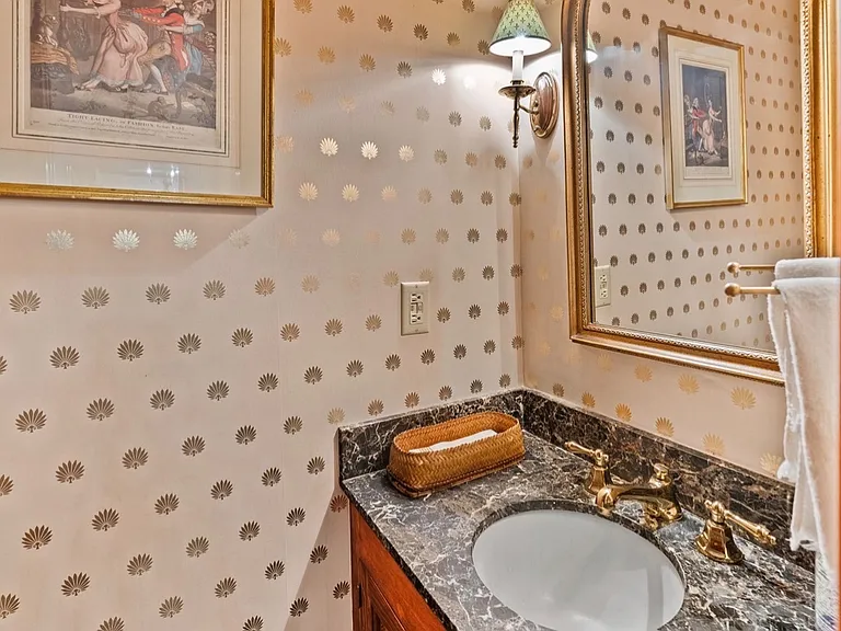 213 Cameron St — Photo 24