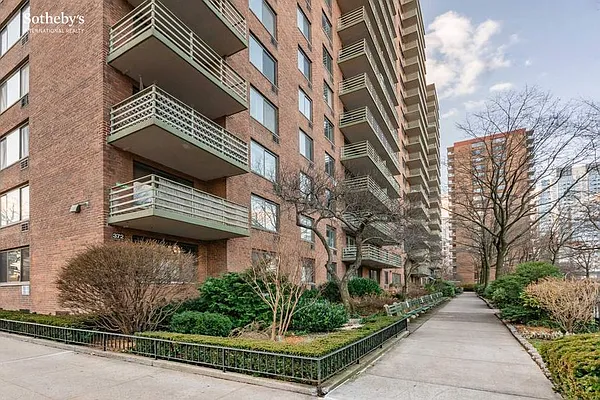 Rented by Sotheby's International Realty | media 8