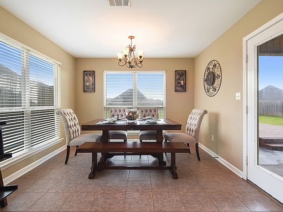 4th image of 42360 Pebblestone Ave