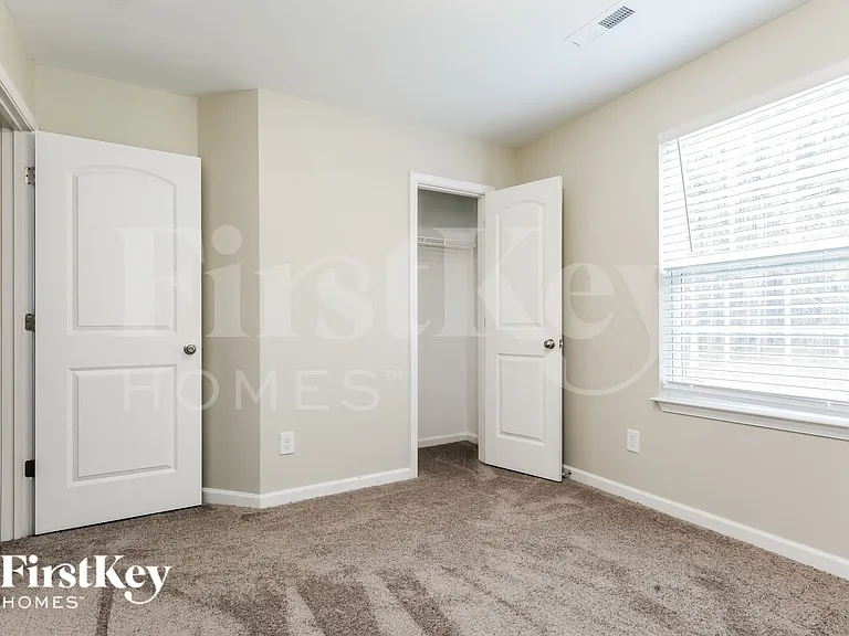 910 Park Rd — Photo 13