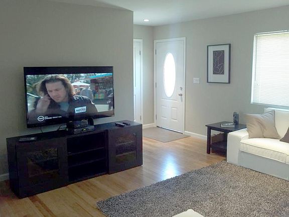 3rd image of 8635 Wilbur Ave APT 4