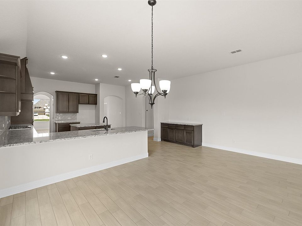 1st image of 516 Riverbank Ct
