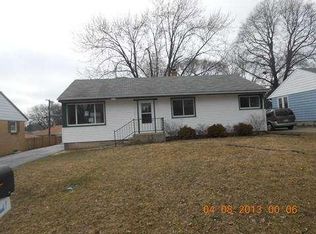 4147 N 94th St, Wauwatosa, WI 53222
