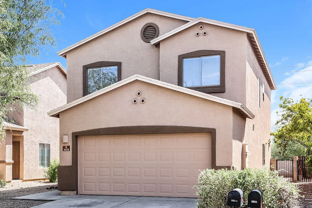 4 bed, 2.5 bath, 1865 sqft, $1,915 — Photo 4