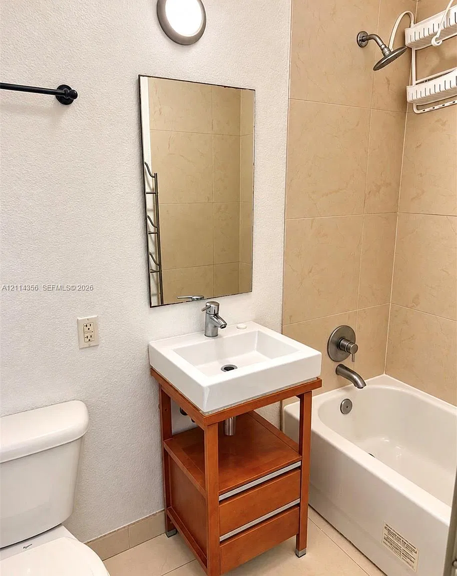 The Bayliss Condo — Photo 4