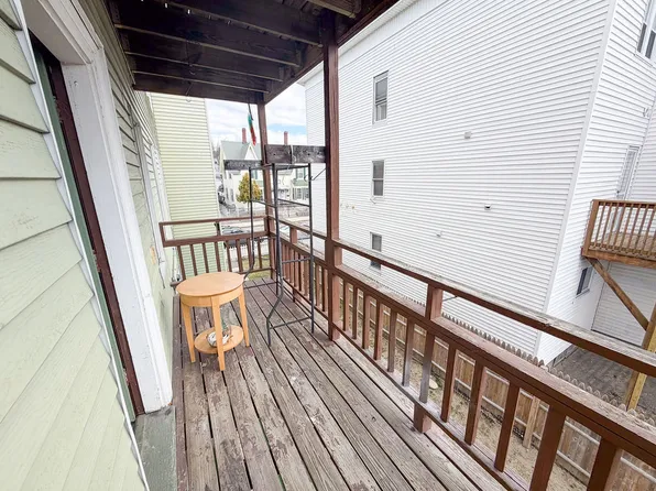 367 Spruce St APT 2, Manchester, NH 03103