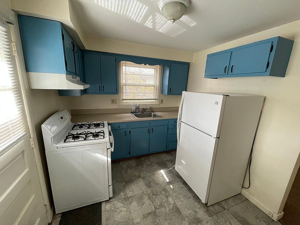 1st image of 871 Nicholas Ave