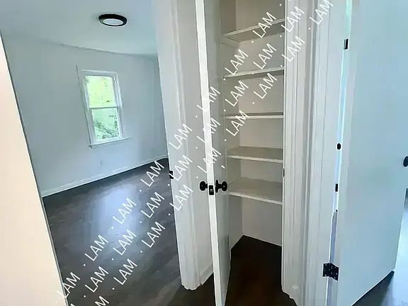 3rd image of 650 Norton Ave