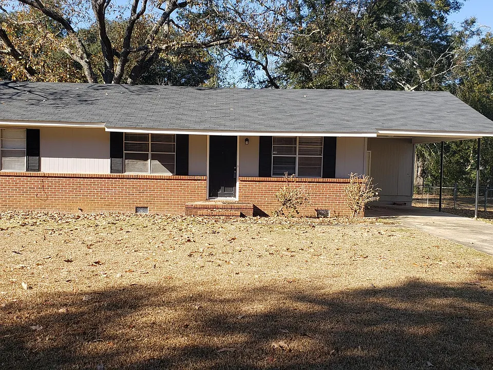309 Lexington Dr