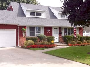 49 Pace Dr, North Babylon, NY 11703
