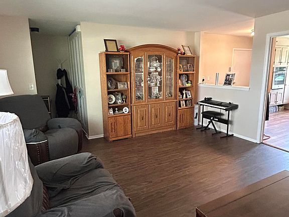 3rd image of 438B Portsmouth Drive