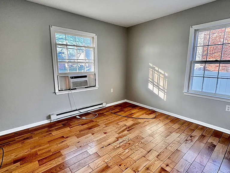 1112 Opequon Ave — Photo 8