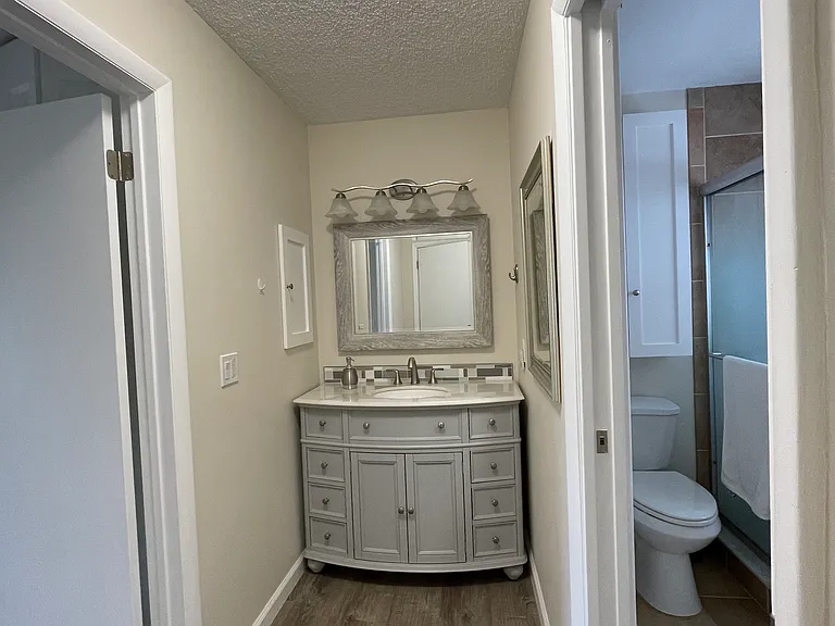 118 Amherst Ln — Photo 5