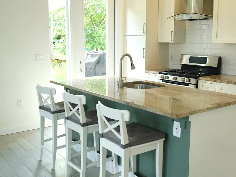 Well designed cook's kitchen layout.