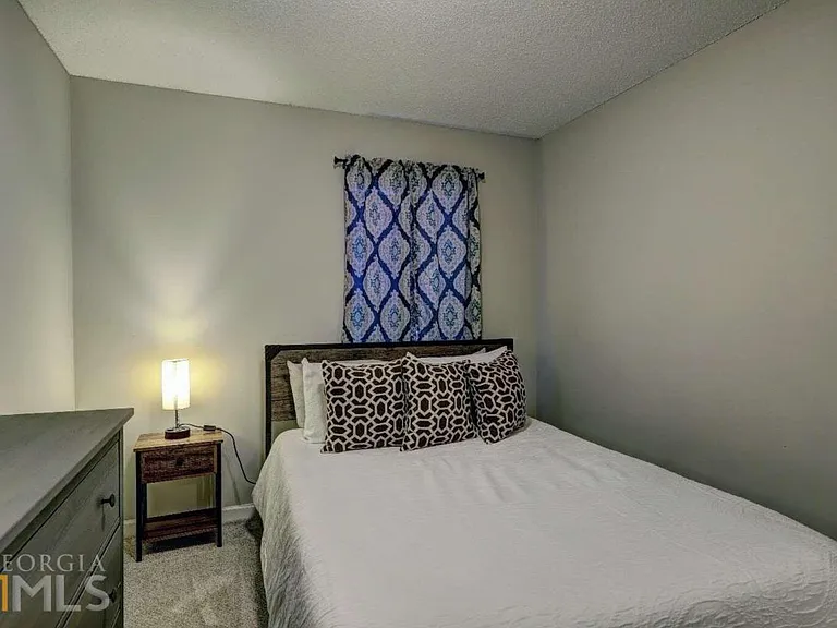 7271 Crestside Dr — Photo 17