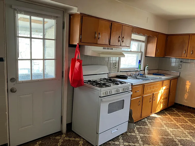 3 Burr Ave #2 — Photo 19