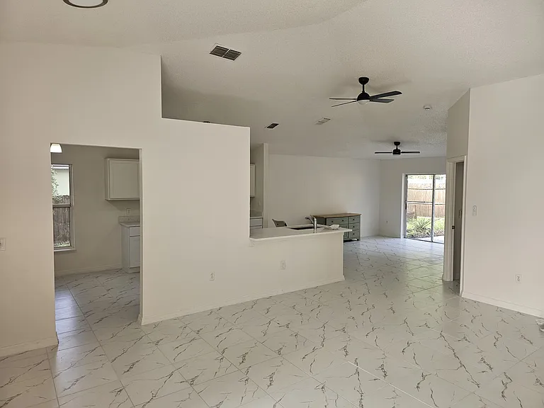 538 Beasley Ct — Photo 3