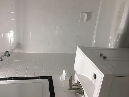 Rented by Compass | media 24