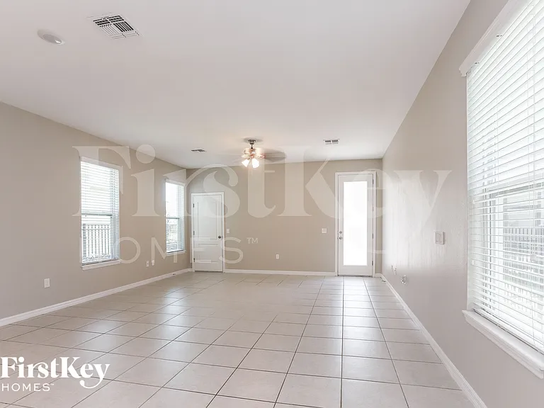 7143 Bowspirit Pl — Photo 2