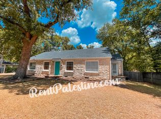800 Crockett Rd, Palestine, TX 75801