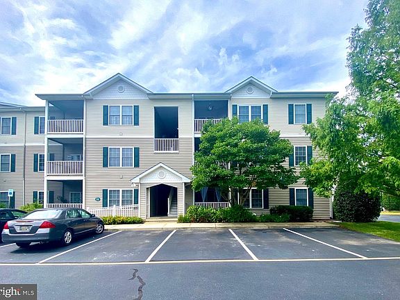2nd image of 300 Pebble Dr Unit 315