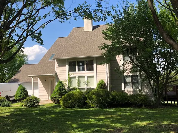 201 Bridle Path Dr, Newark, DE 19711