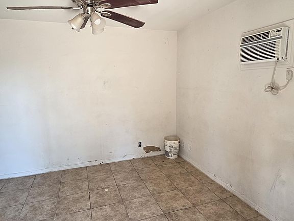 5th image of 2535 W MONTEREY Way