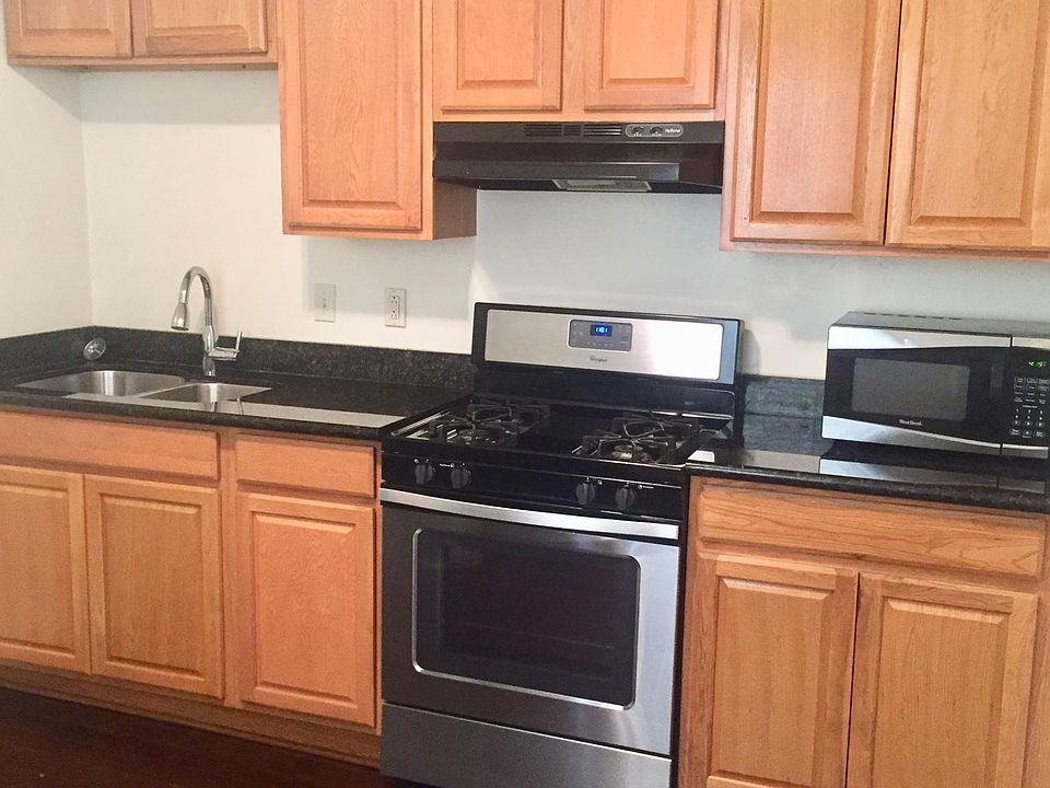 2nd image of 4854 Tchoupitoulas St