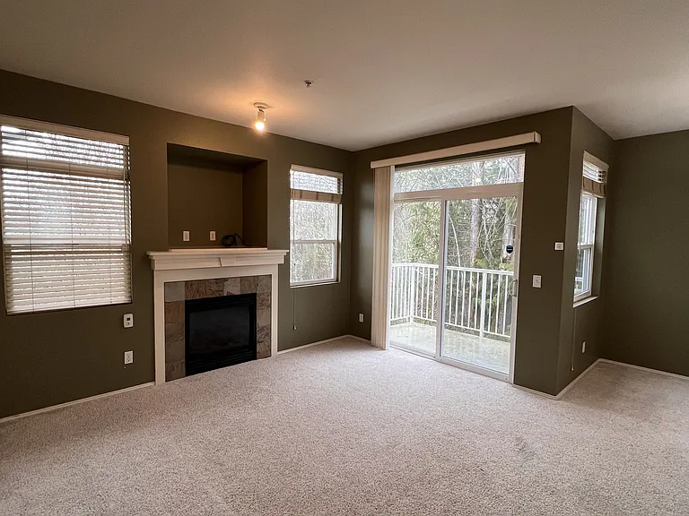 748 241st Ln SE — Photo 6