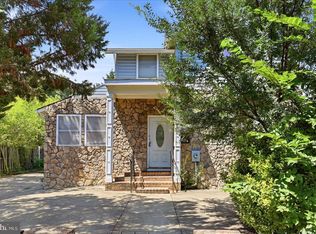 2506 S Eads St, Arlington, VA 22202