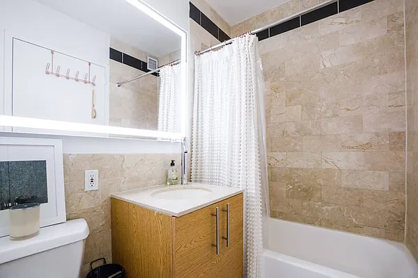 Rented by Voro, LLC | media 22