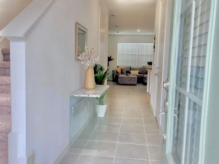 827 Longboat Dr — Photo 2