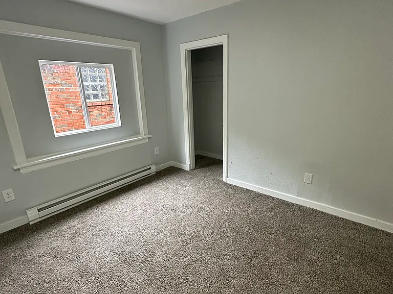 5088 Queens Ave — Photo 6