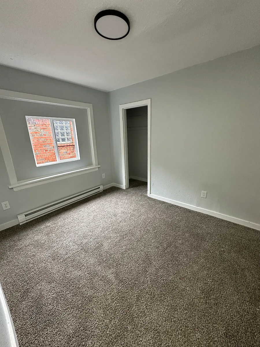 Building Photo - 5088 Queens Ave