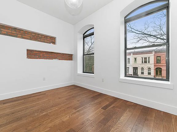 5th image of 857 Hancock St #4A