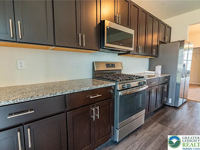 1374 Black Forest Dr — Photo 14