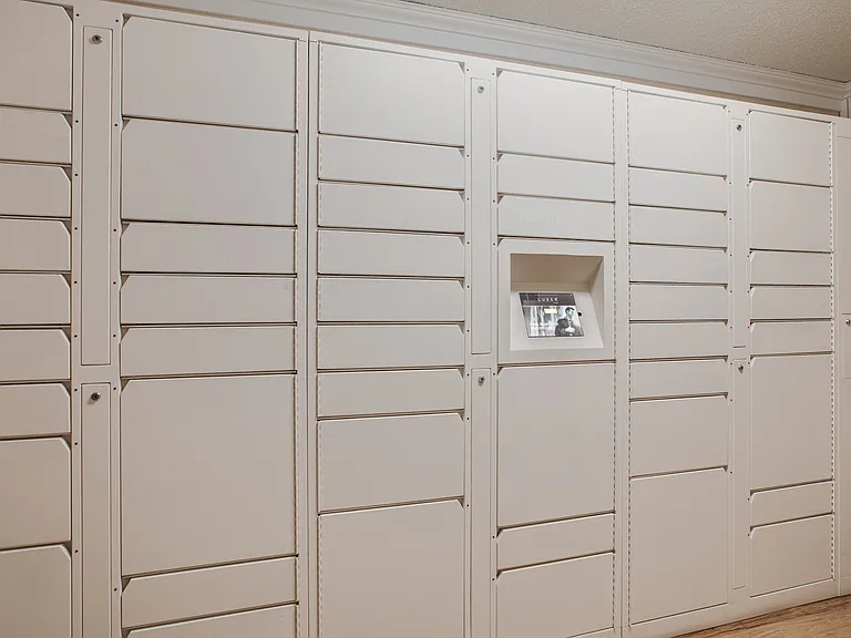 Safe and Secure 24/7 package pickup