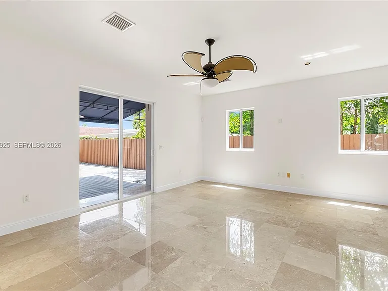 4023 SW 10th St #4023 — Photo 10