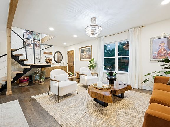 4th image of 2969 Selma Ln