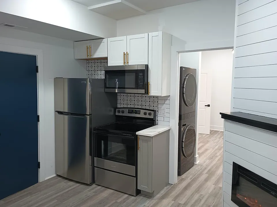 110 E 18th Ave #6