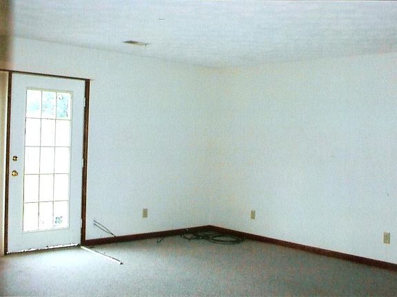 3rd image of 7605 Bellehaven Dr