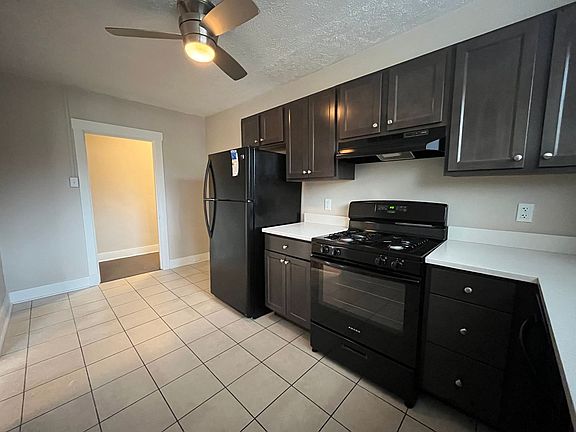 3rd image of 600-602 Lamar Ave #600