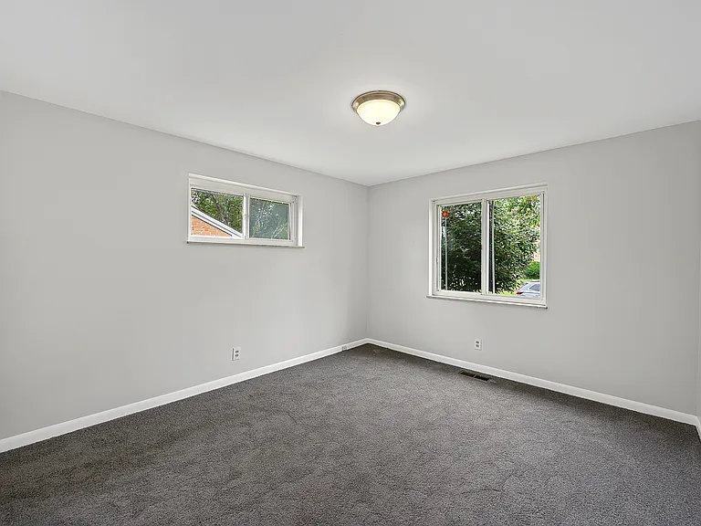 1723 Tuxworth Ave — Photo 13