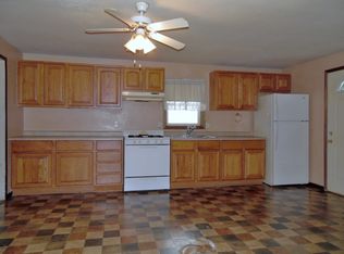 1500 Hillview Dr, Pekin, IL