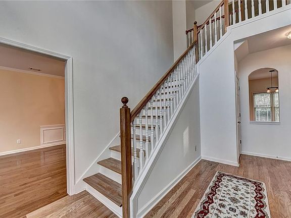 4th image of 1176 Mandalay Ct