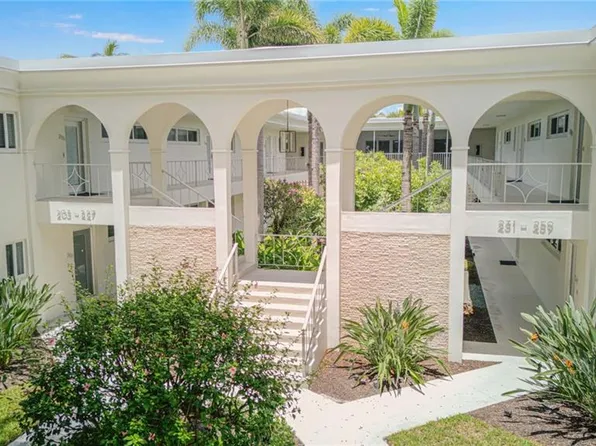 255 3rd AVE S #255, NAPLES, FL 34102